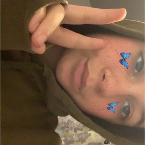 Meet your Posher, Alexis